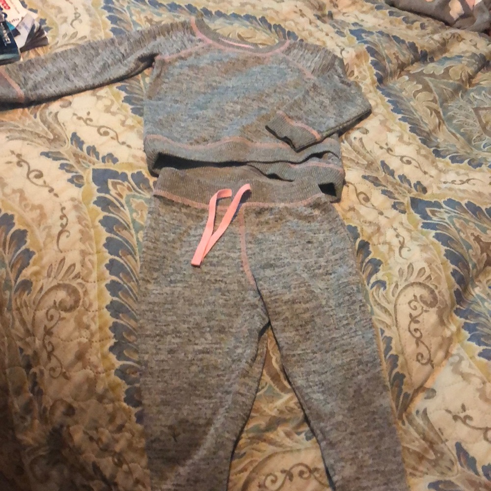 Girls yoga / sweat suit